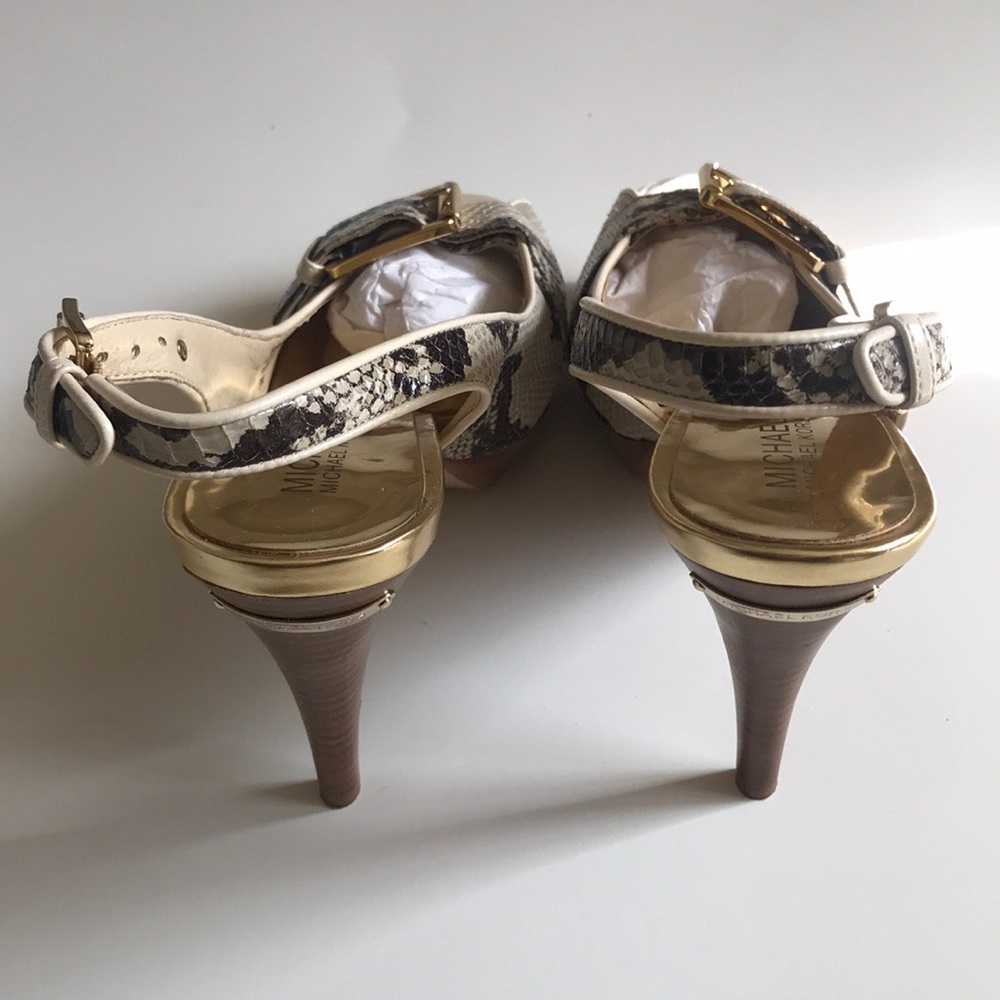 Micheal-Micheal Kors Animal print sling back heel